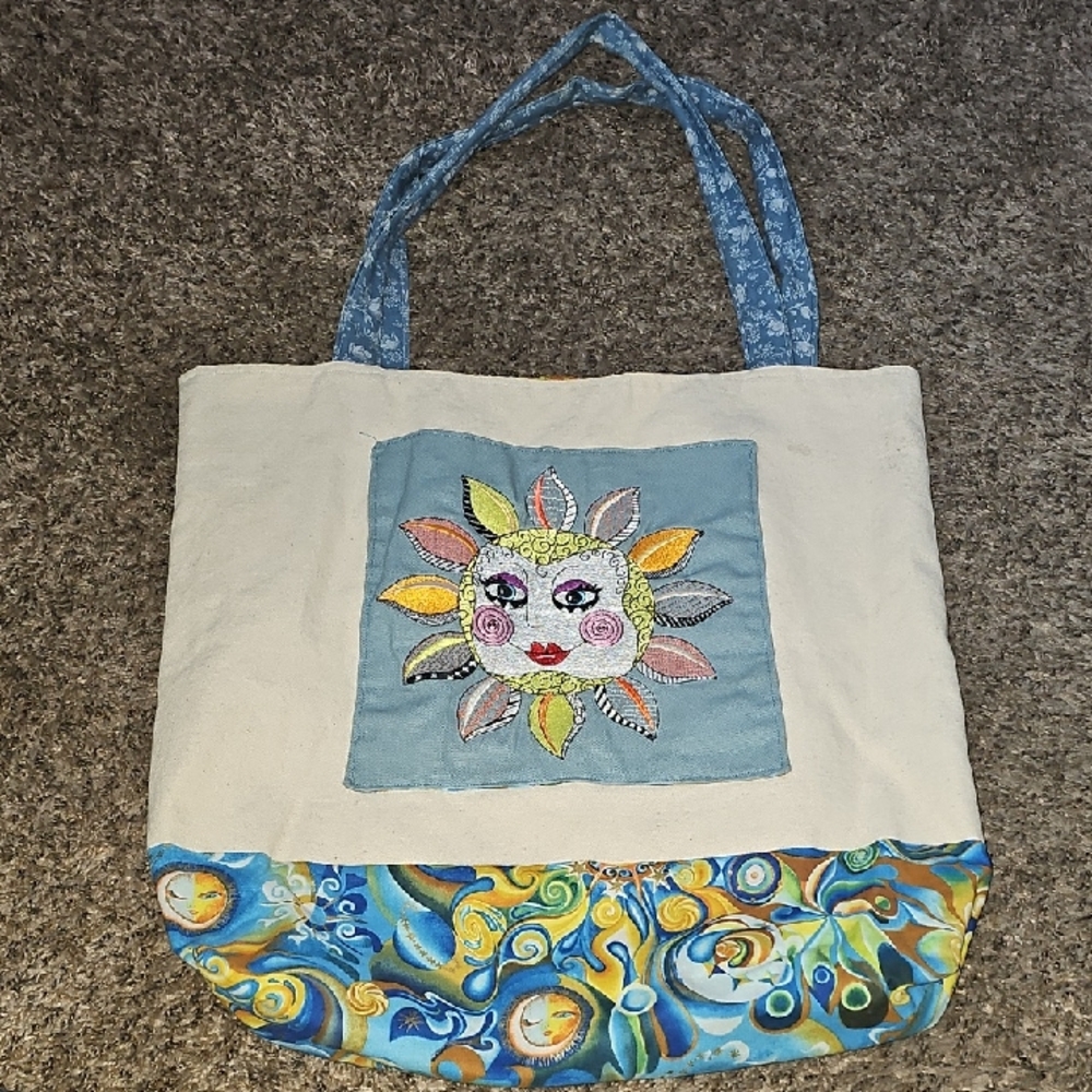 Large Womens Tote, Beautiful!! Grear For Carrying Books And Misc!!